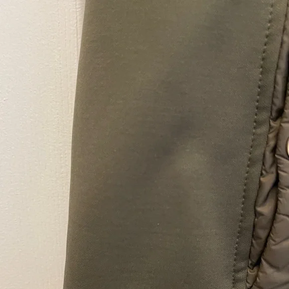 Michael Kors Women's Olive Green Quilted Vest - Picture 5 of 8